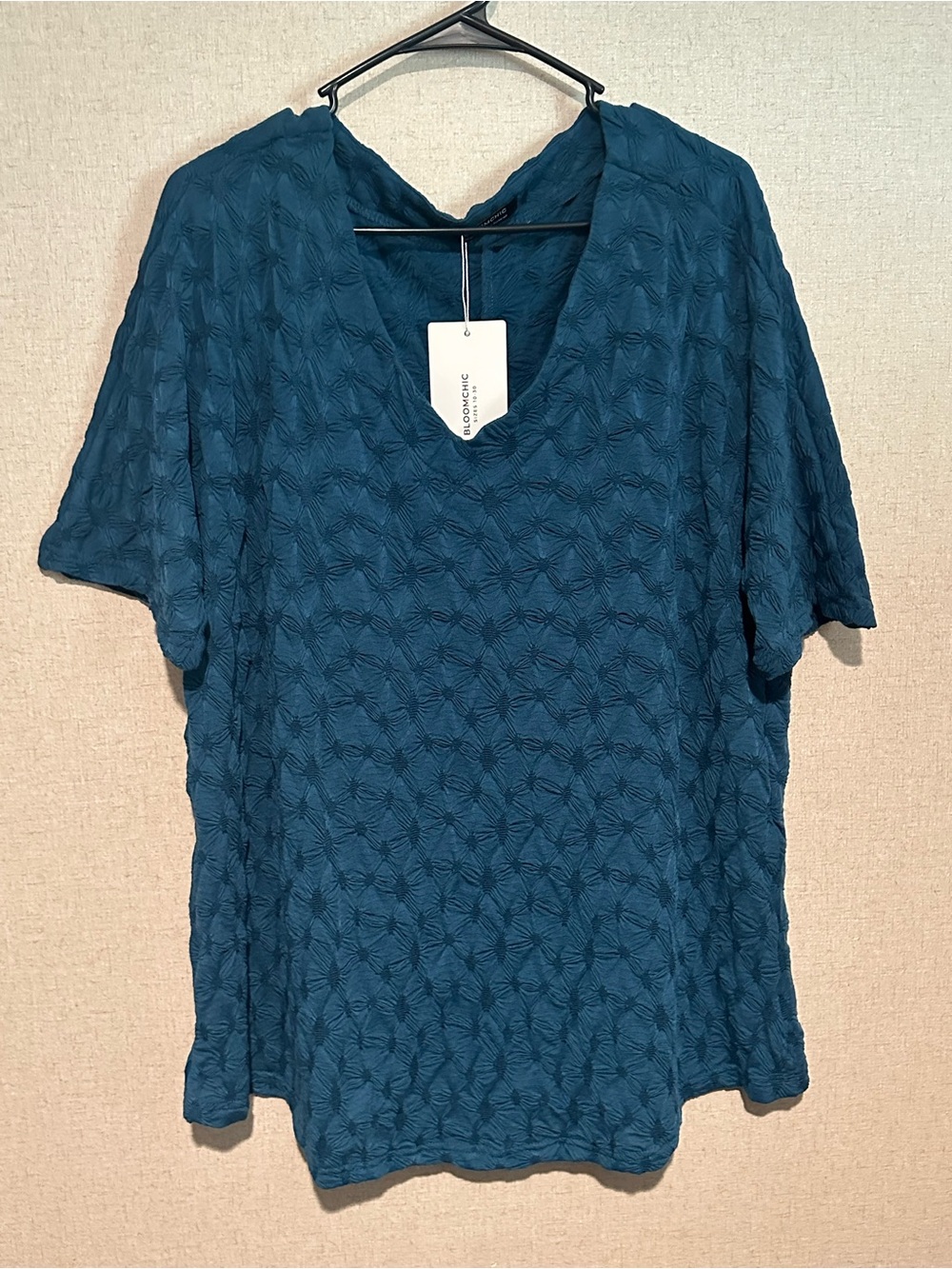 BloomChic Size 12/14 Teal Blue Textured V-Neck Casual Top